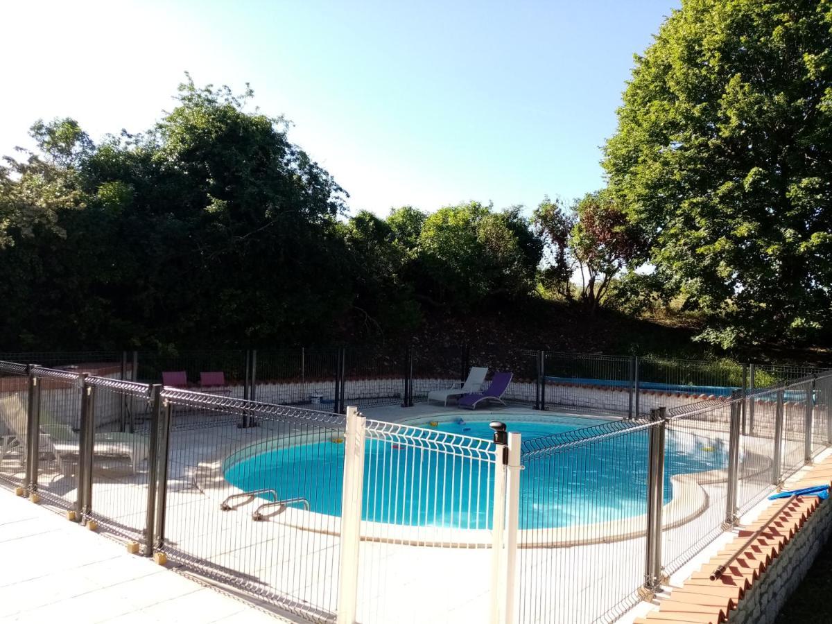 Les Ormes De Belluire Bed & Breakfast Exterior photo