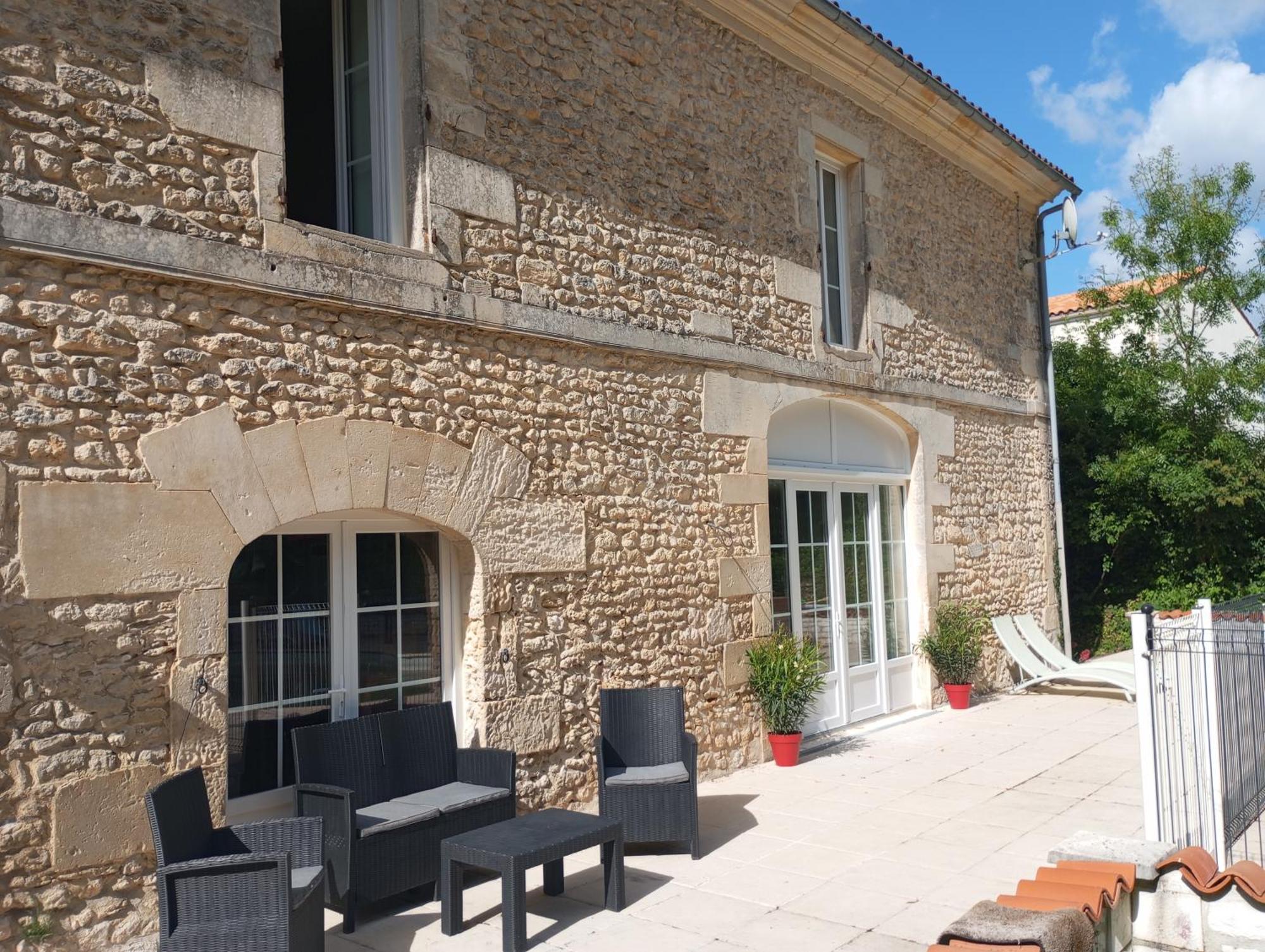 Les Ormes De Belluire Bed & Breakfast Exterior photo